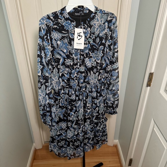 Busem Elegant Black and Blue Floral Long Sleeve Dress - Picture 1 of 8